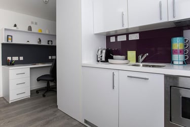 1 bed studio, Popes Lane, West Ealing, London, W54NG - Image 3